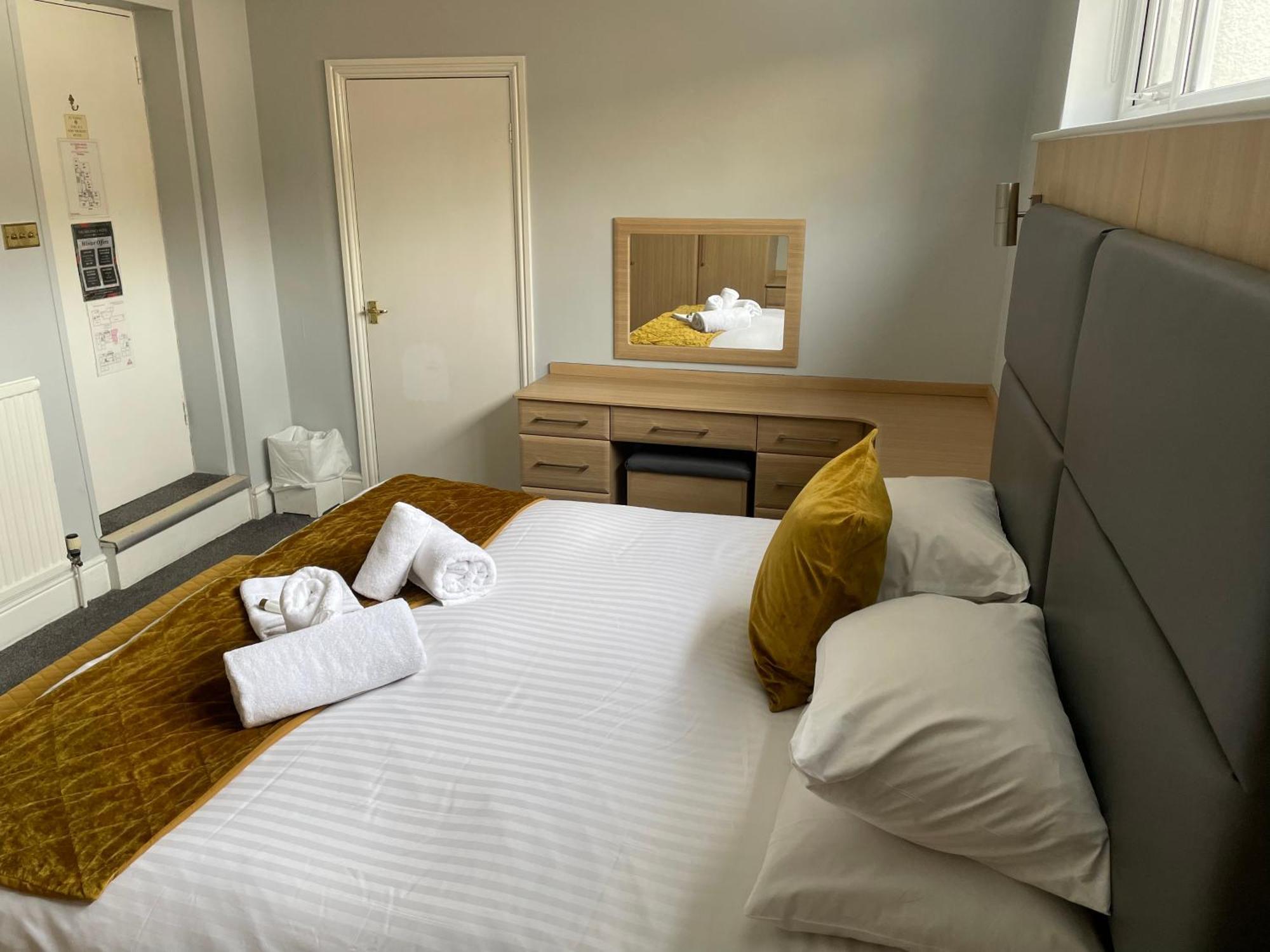 The Wildings Hotel & Tudno'S Restaurant ランディドノー エクステリア 写真