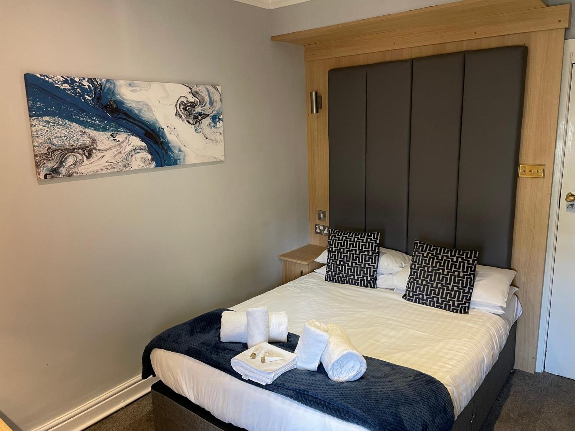 The Wildings Hotel & Tudno'S Restaurant ランディドノー エクステリア 写真